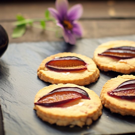 Пісочне печиво зі сливами