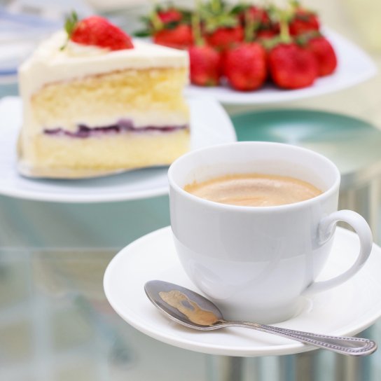 Кава з молоком, медом і спеціями