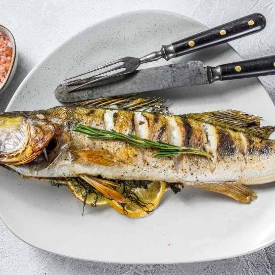 Запечений судак у пікантному маринаді