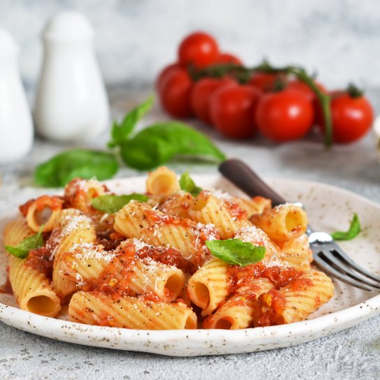 Паста з червоним песто