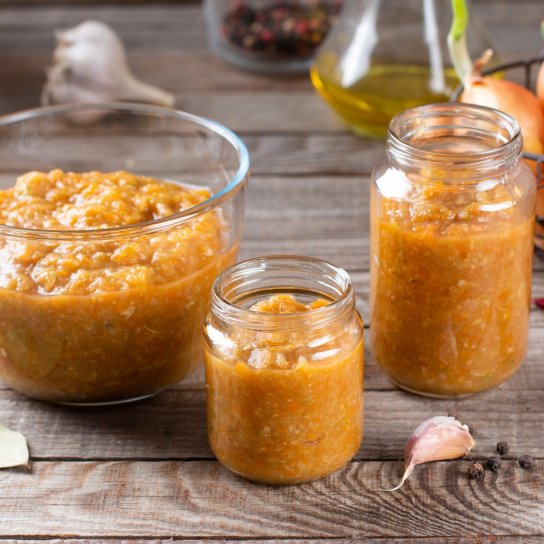 Кабачкова ікра з томатною пастою