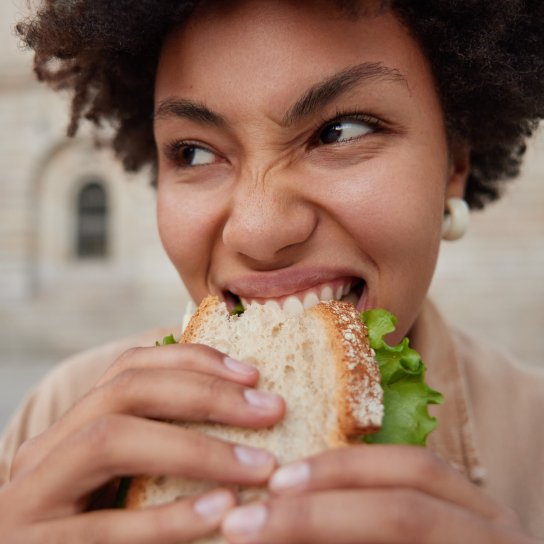 Емоційне переїдання що це