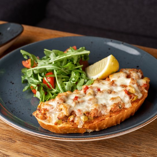 Бутерброди по-італійськи з рибою і грибами