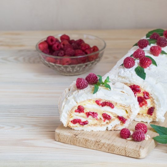 Ягідний рулет