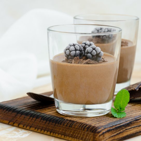 Мус із шоколаду та ягід