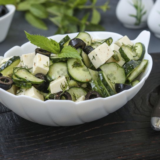 салат з підсмаженими огірками