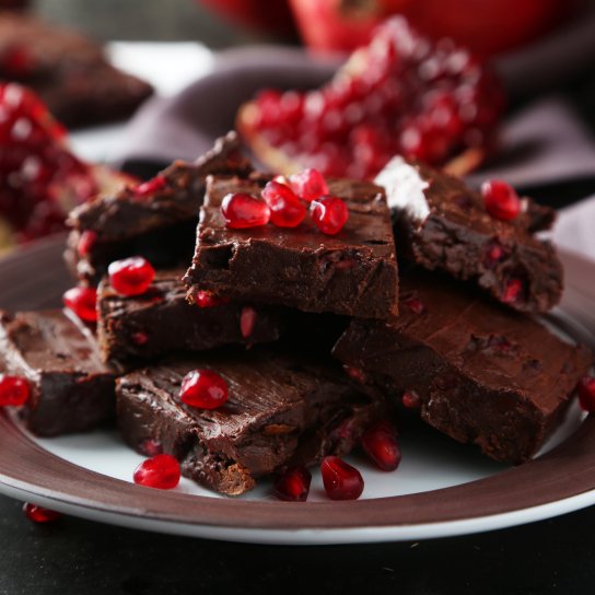 Шоколадна помадка з гранатом