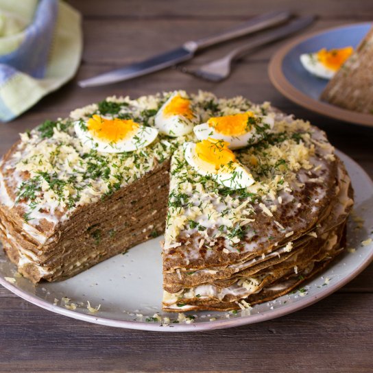 Печінковий торт з морквою та майонезом