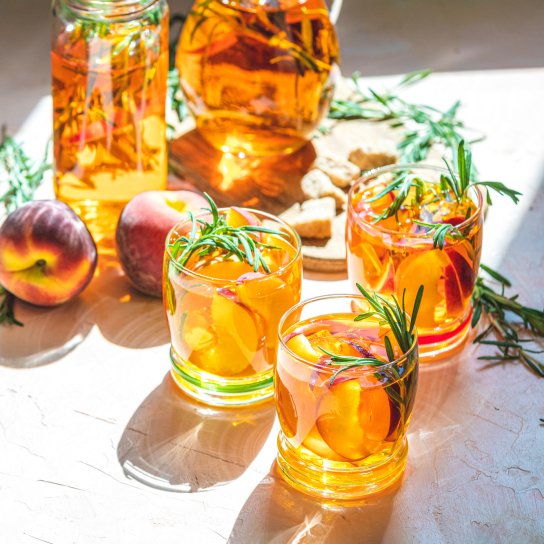 Безалкогольний пеpсиковий газоз