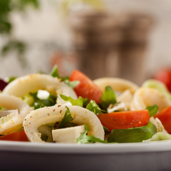 Томати з фетою та кальмарами