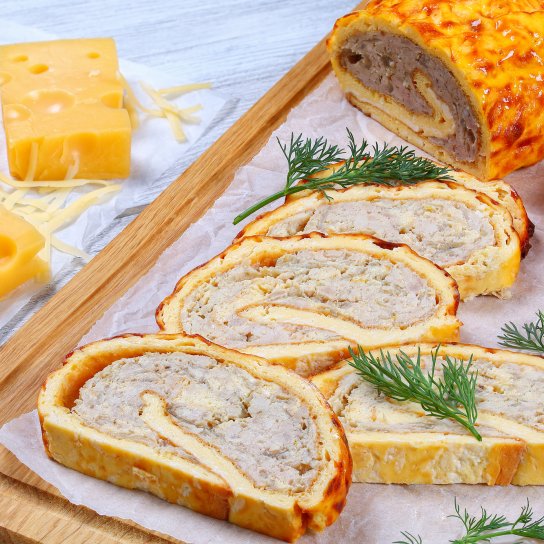 Сырный рулет с фаршем