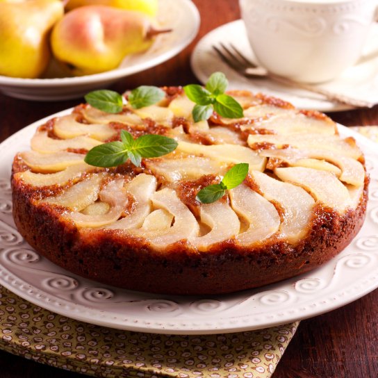 Шарлотка з грушею і медом