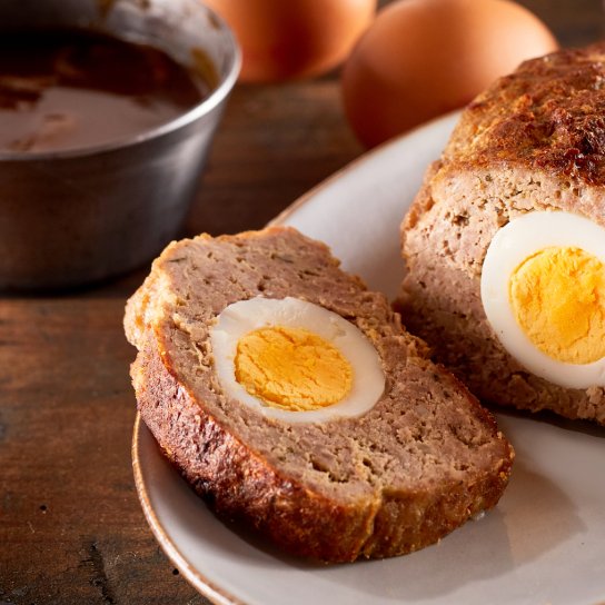 М'ясний рулет з яйцем