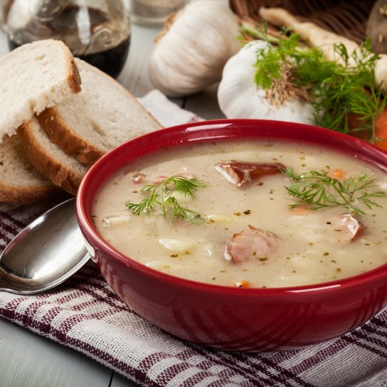 суп з ковбасою та картоплею