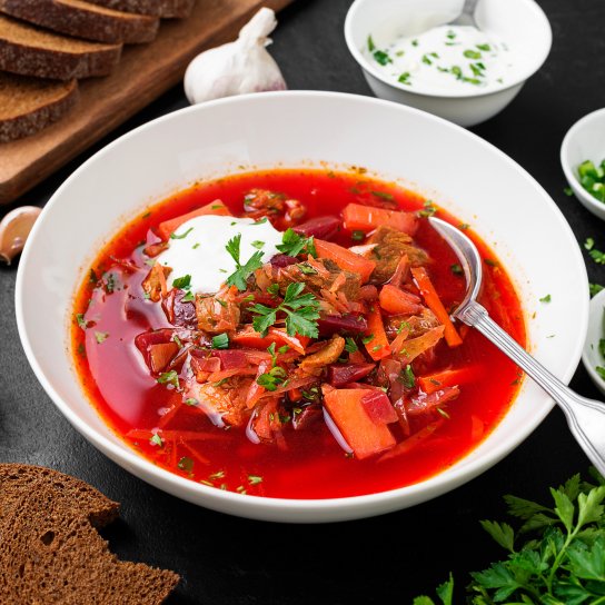 Борщ на квасі з салом