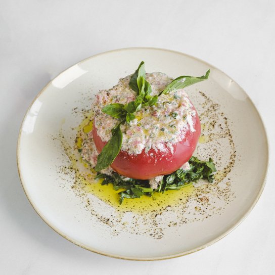 Томат фарширований буратою