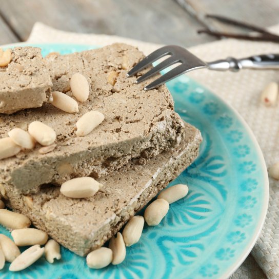 Халва з горіхами