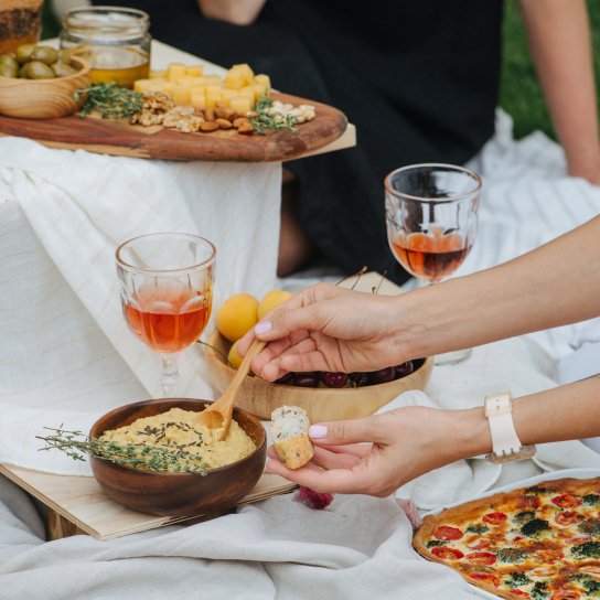 Хумус та вино