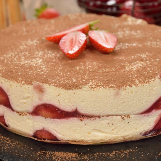 Тирамісу з полуницею