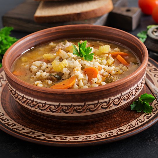 суп з перловою крупою та овочами