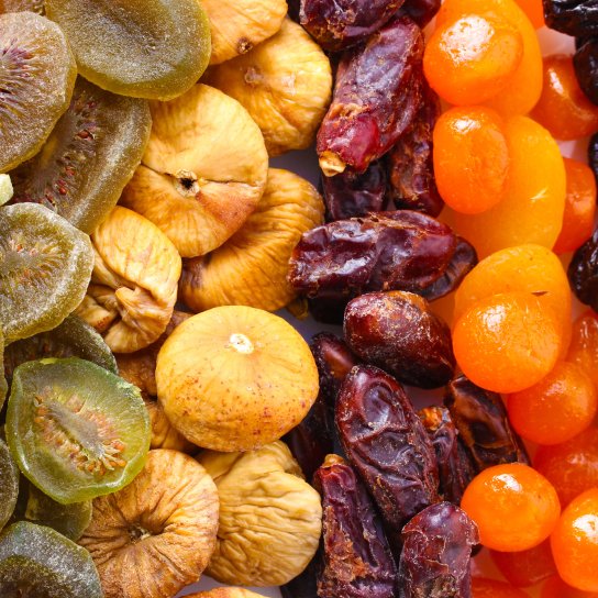 Чем полезны сухофрукты: зачем есть изюм, курагу, финики