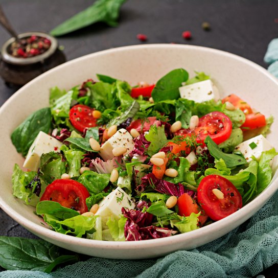 Полезные салаты на каждый день — вкусная подборка