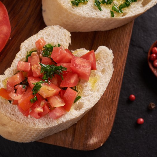 Італійська брускета з томатами