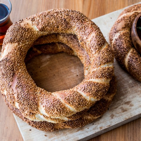 Турецкие бублики симиты с кунжутом