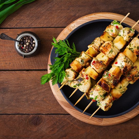 Кебаб з курячого філе, картоплі та спаржі