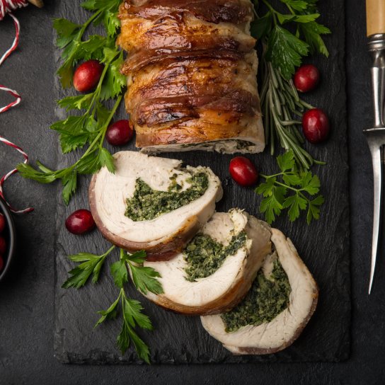 Рулет из индейки с приправами рецепт