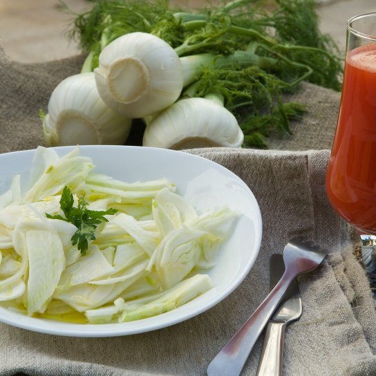 Салат з фенхелю і редиски