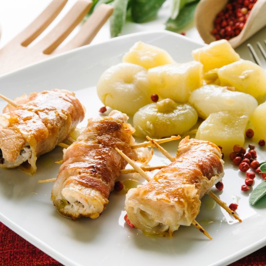 Курячі рулетики з цибулею рецепт