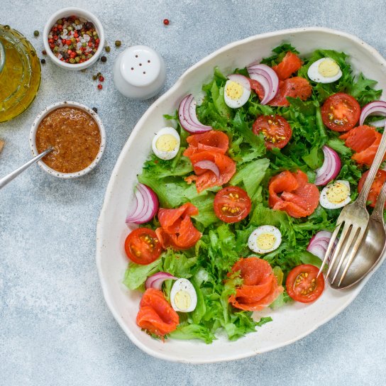 Салат з червоної риби