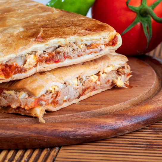 Пиріг з рибно-цибулевою начинкою