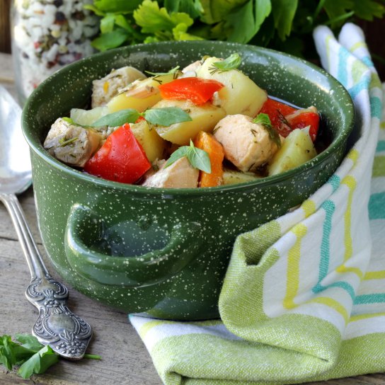 Рыбное рагу в горшочках