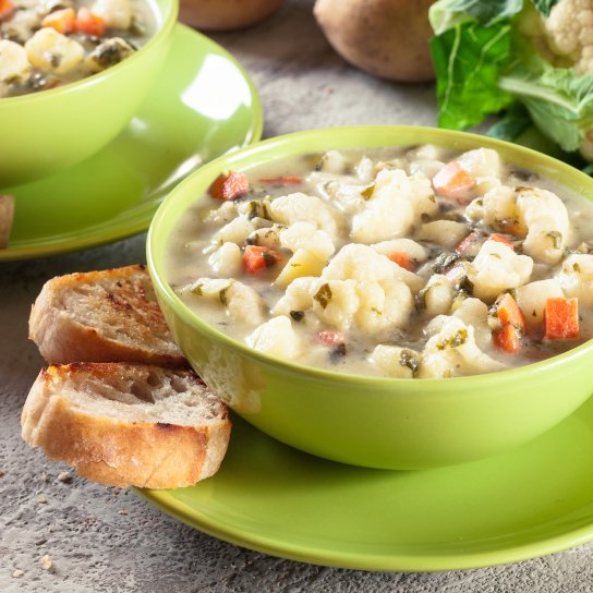 Курячий суп із цвітною капустою