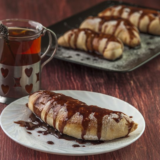 Банани з шоколадом в тісті