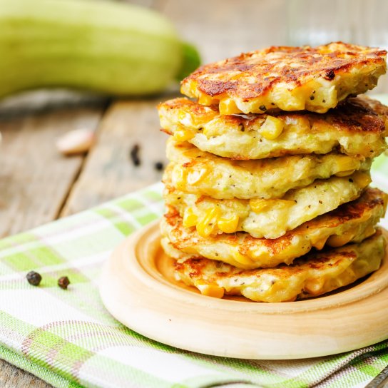 Оладки з кукурудзи та зелені