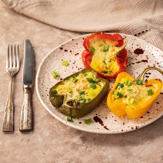 Запечені яйця в перцях