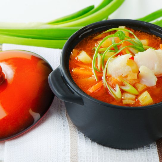 Рибна юшка с томатами