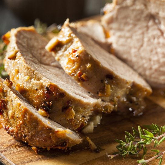 Буженина з чебрецем і часником