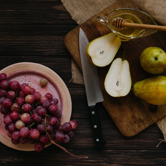 Груші і виноград