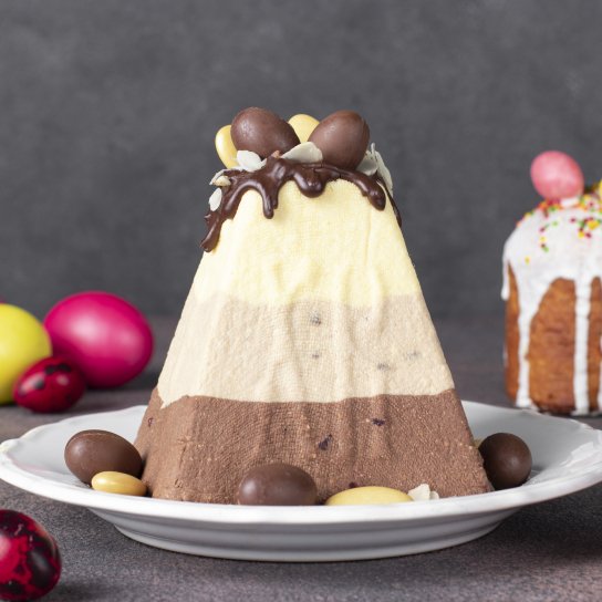 Заварна сирна паска