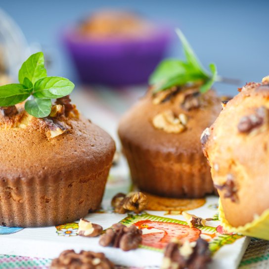 Медово-сирні кекси з горіхами