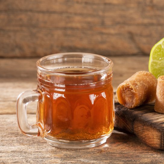 Лимонний напій з панелою