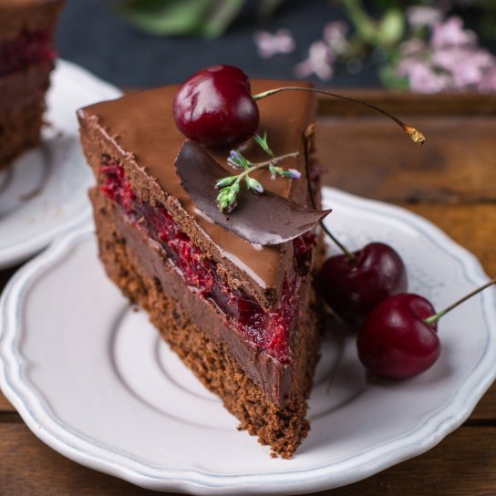 Святковий торт "П'яна вишня"