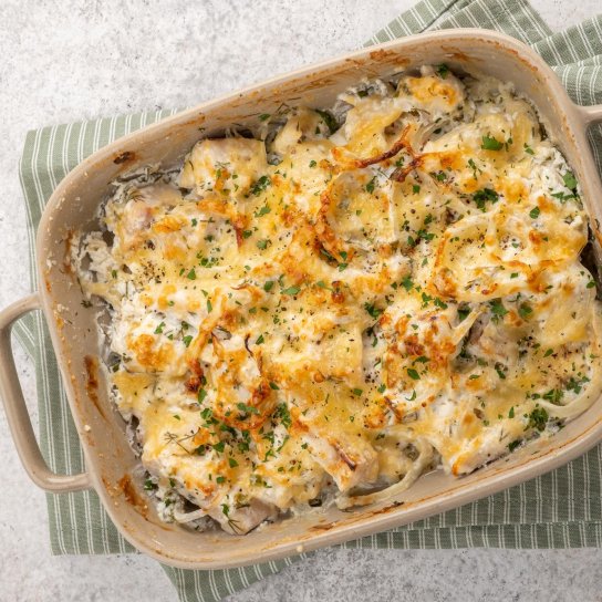 Запечені рибні консерви з картоплею