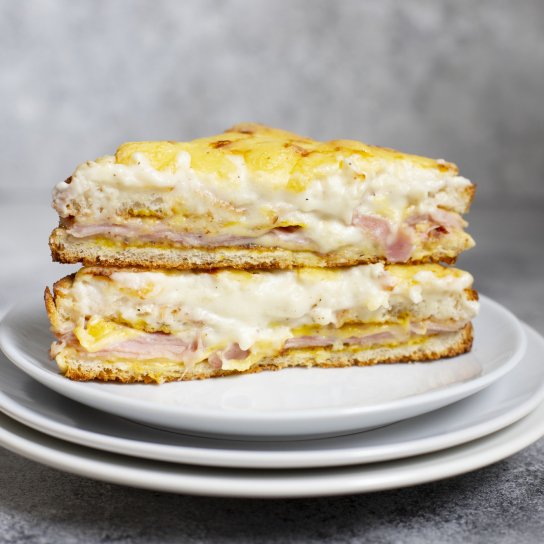 Шаг-месье с ветчиной и сыром