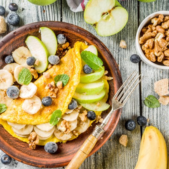 Омлет з яблуками і бананами