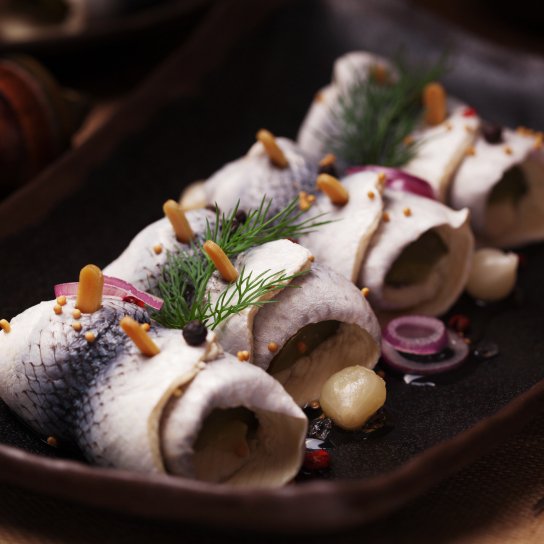 Страви з оселедця: рулетики